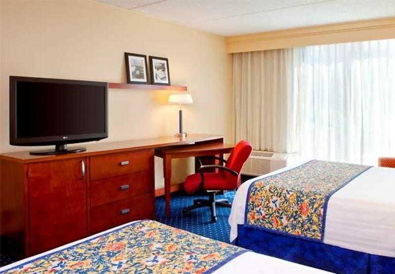 Hotel Courtyard By Marriott Columbus Exterior foto